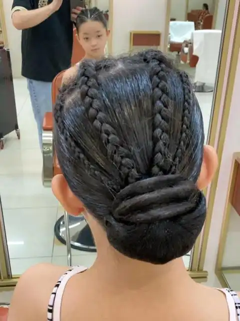 拉丁舞比赛  #拉丁舞  #拉丁舞服  #辫子  #水波纹  这发型有没有像