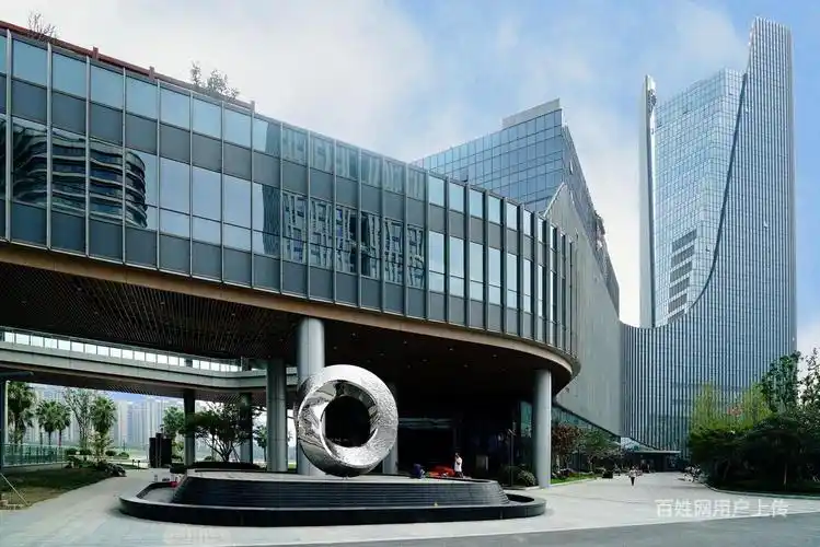 精装修 1室1厅 南北通透 198万 62平 湖景