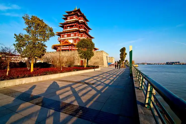 江苏泗阳县运河风光带泗水阁