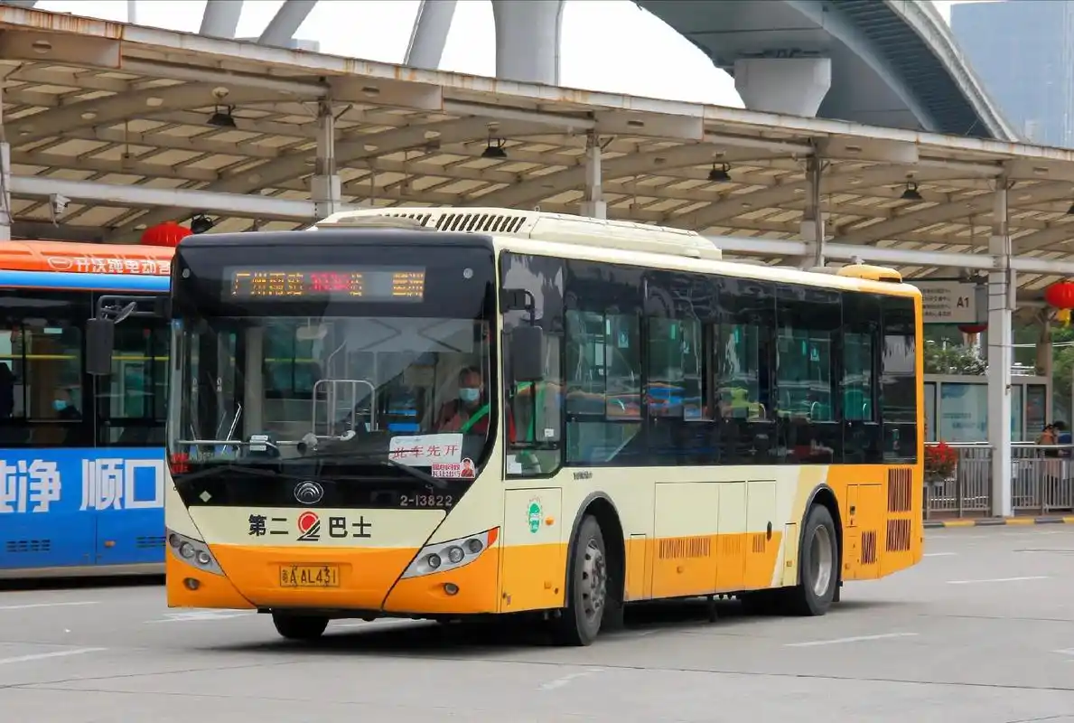 广州二汽巴士进入纯电动化时代.随着昨天上午12:50分,二汽 - 抖音