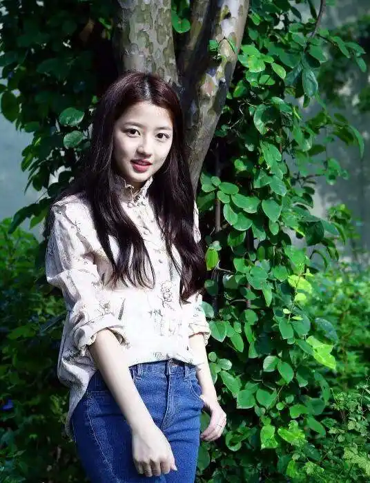 11岁出演《熔炉》演技不俗 国民闺女蜕变成气质妹纸_金贤秀