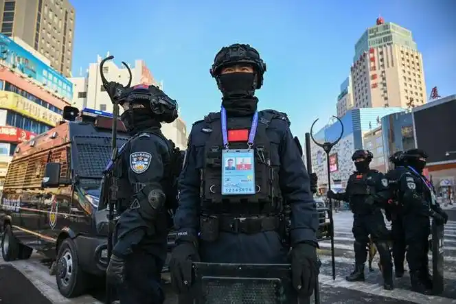 巴尔虎突击队,为"十四冬"保驾护航_新浪新闻