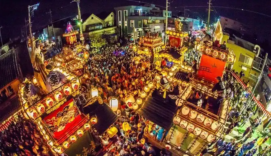 烟火花灯庙会,加入队伍和当地人一起狂欢吧!_日本