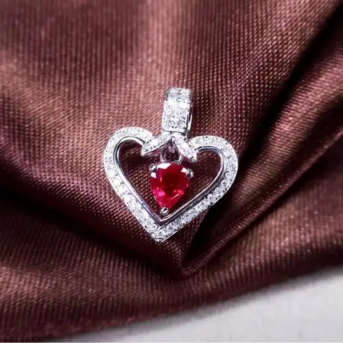 18k金镶天然红宝石吊坠