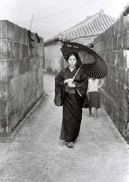 旧影志:在成为人肉盾牌前十年,琉球人的朴素生活