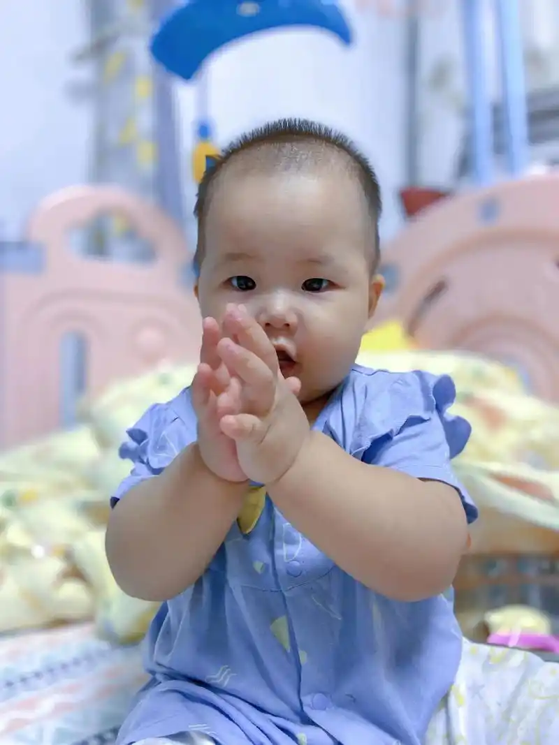 宝宝的日常需要好好记录,留下美好的成长过程,每一张照片都是满 - 抖