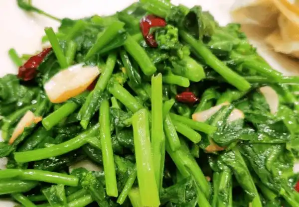 油菜花怎么做好吃-炝炒油菜花的做法6