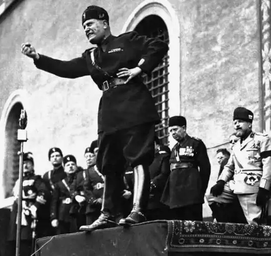 教权与政权的联姻庇护十一世与墨索里尼的利益结盟