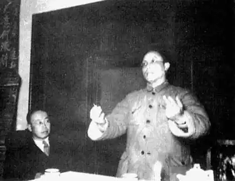 记我国大众哲学奠基人艾思奇