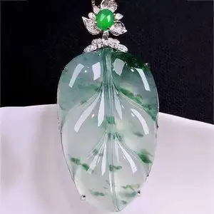 冰种飘花叶子翡翠吊坠图片