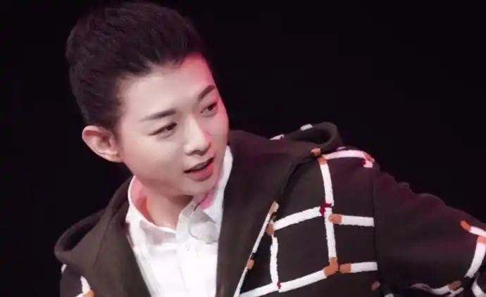 霍尊为什么这么像女的霍尊现今结婚了吗妻子是圈外人吗