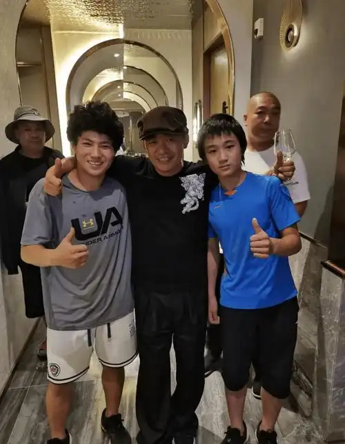 王宝强要翻身了?_电影_向腾辉_八角