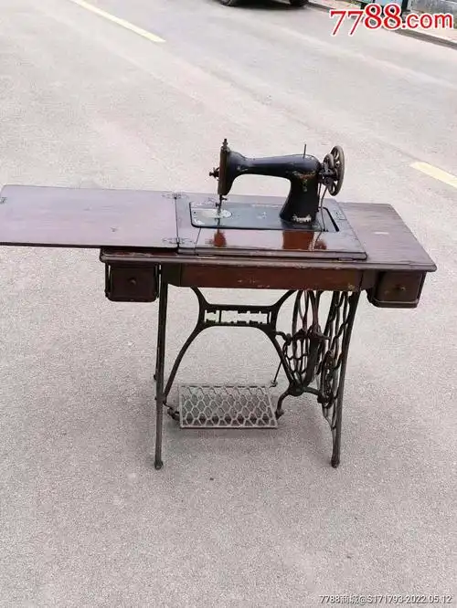 民国时期美国胜家牌脚踏式缝纫机