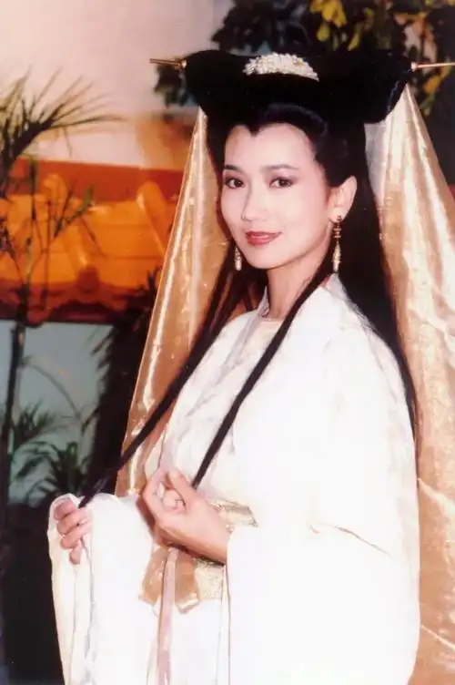 《新白娘子传奇》赵雅芝角色造型大盘点,最美的不是胡媚娘