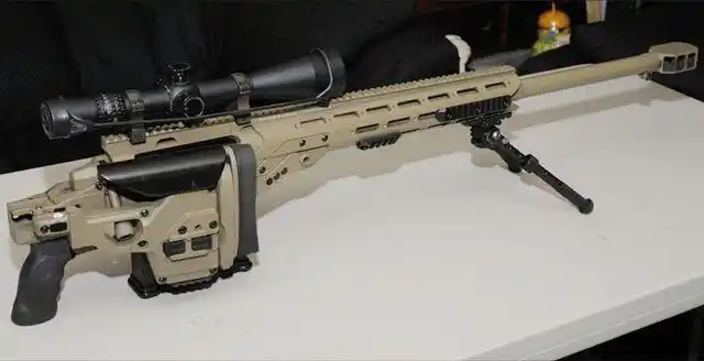 性能比肩巴雷特加拿大lrt3反器材狙击步枪