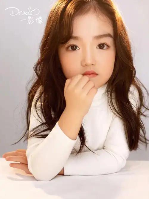 温柔可爱的小公主儿童肖像儿童写真