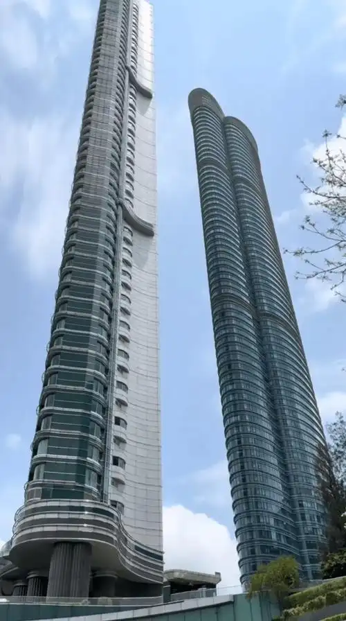 单单在晓庐就有80套房,每套月租几十万_李嘉欣_房子_香港