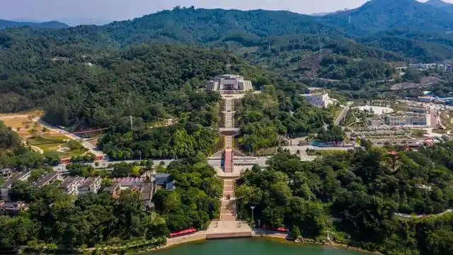 探访中国红城-百色,感受红色力量_革命_右江区_迎龙山