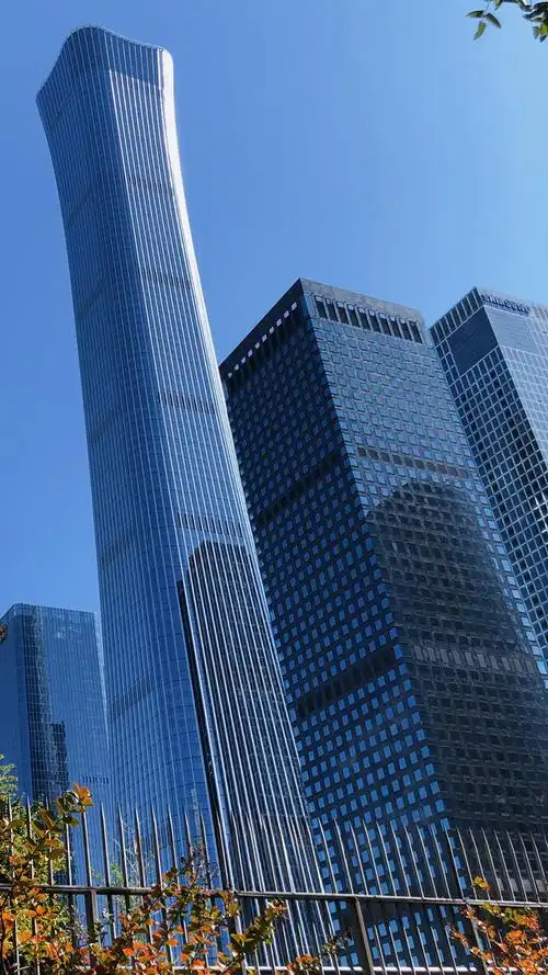 不同角度的北京cbd中国尊央视大楼