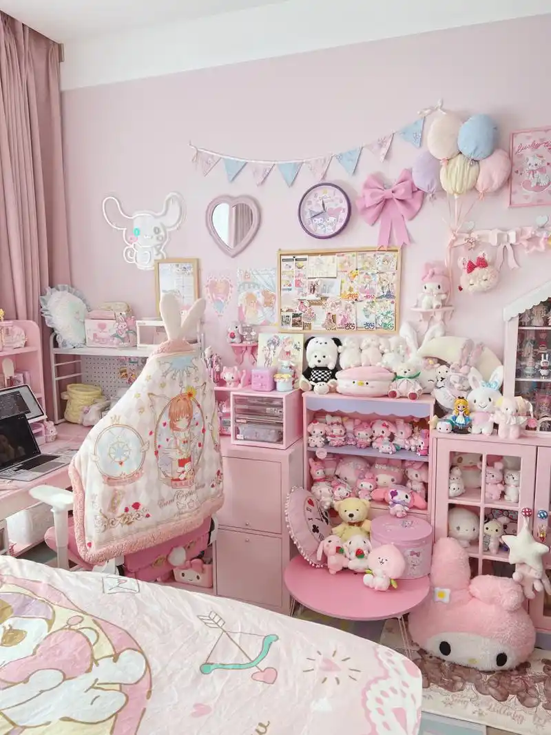 96三丽鸥女孩的房间|10平米小卧室布置 保持可爱 每天生活在粉色堆