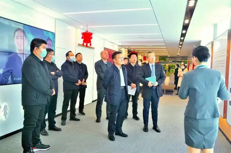 康桥悦生活郑州市二七区委书记樊惠林赴康桥悦生活调研指导工作