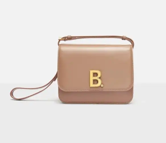 balenciaga 奶茶色 b. 小方包