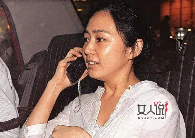 【图】刘德华妻子朱丽倩近照 产后携手亮相娇