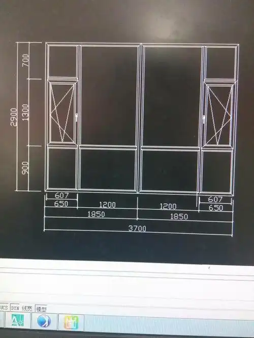 我家窗户宽3.7米,高2.9米.应装几扇玻璃窗合适