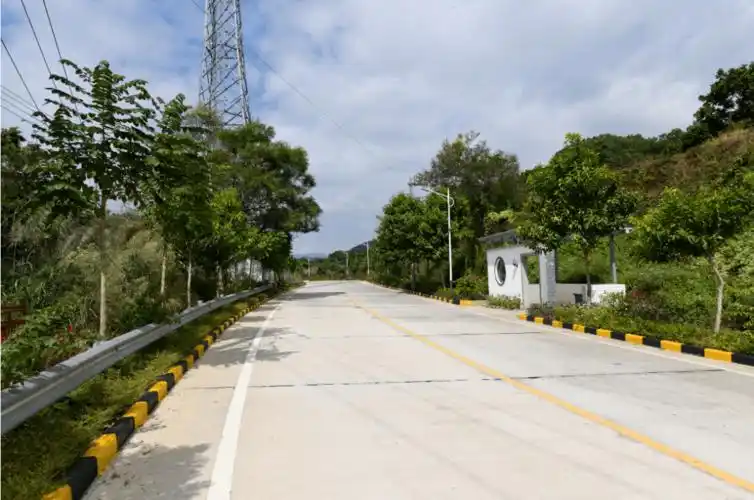 美丽新灰寨建设再出发乡村振兴战略实施以来,灰寨镇全力推进新农村