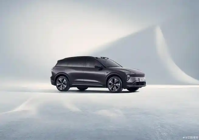 蔚来发布中国首个整车操作系统#蔚来今天发布了国内首个智能电动汽车