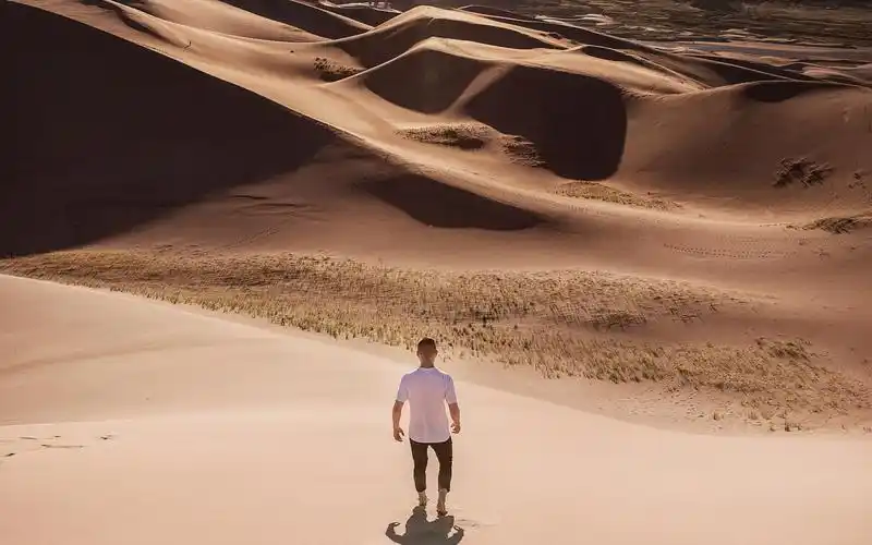 一个人走一个人留一个人伤心