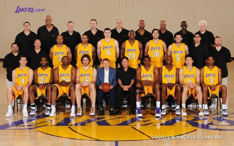 nba壁纸[续3],大家跟我说你喜欢的尽量去找,球星(球队)集中发,找起来