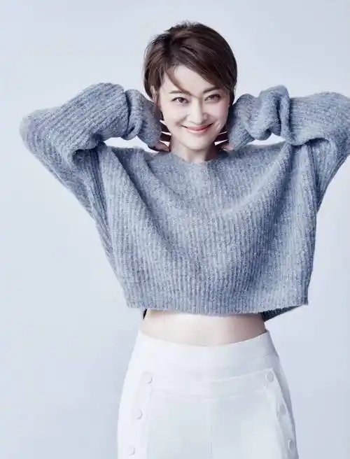 47岁梅婷晒近照!