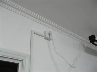 如果一定要走明线,好看的话,建议你选用工整的布线,横平竖直,尽量走