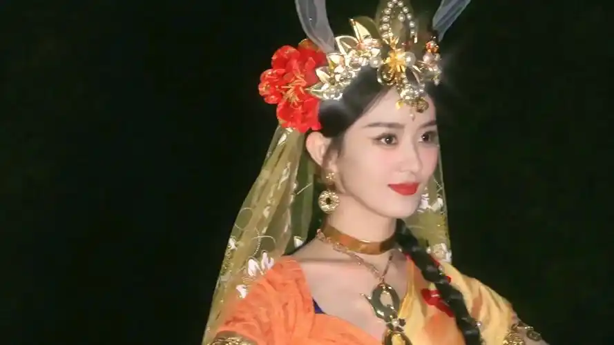 赵丽颖cos公孙离登场,一起来"保护我方玉兔"!