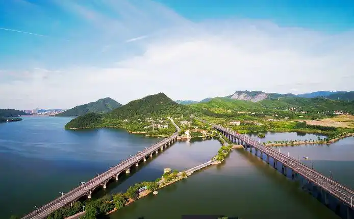 临安你怎么这么好看