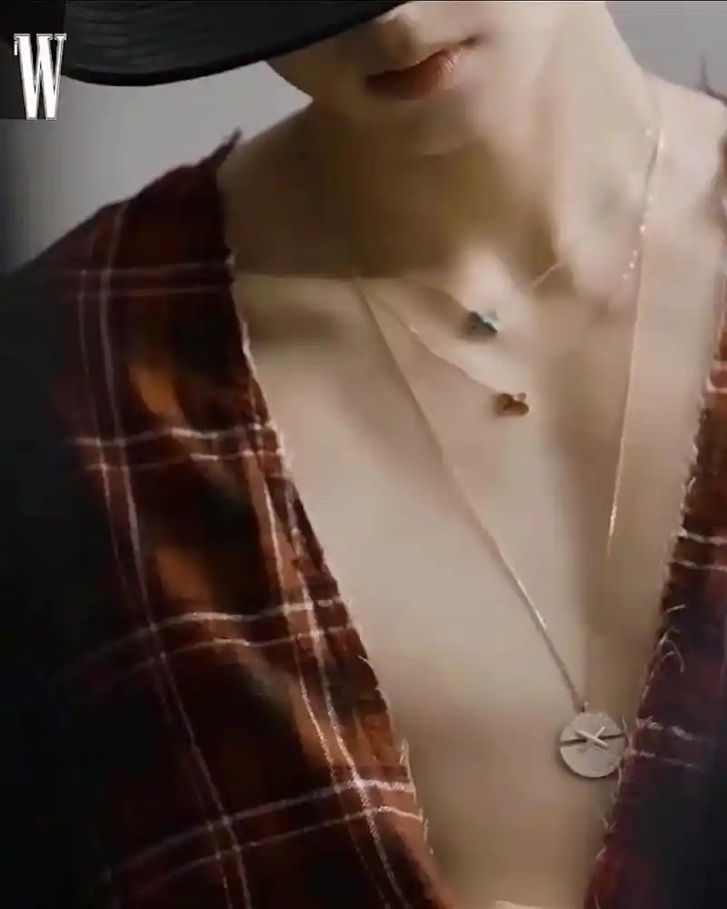 车银优露腹肌,登封11月刊,一时不知先看脸还是看腹肌