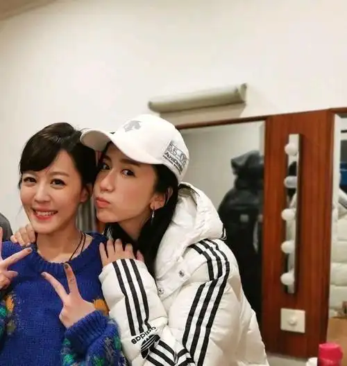 李金铭喊娄艺潇老公,太好磕了,网友:赶紧合作