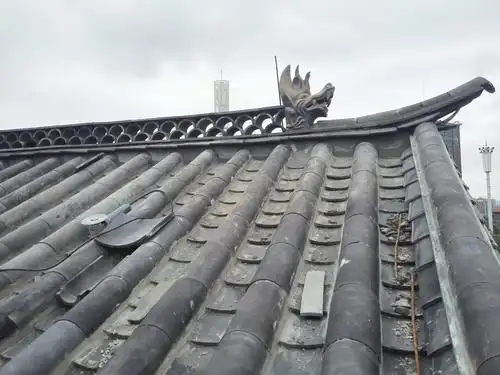 脊瓦完成一开间