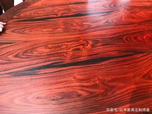 大红酸枝餐桌