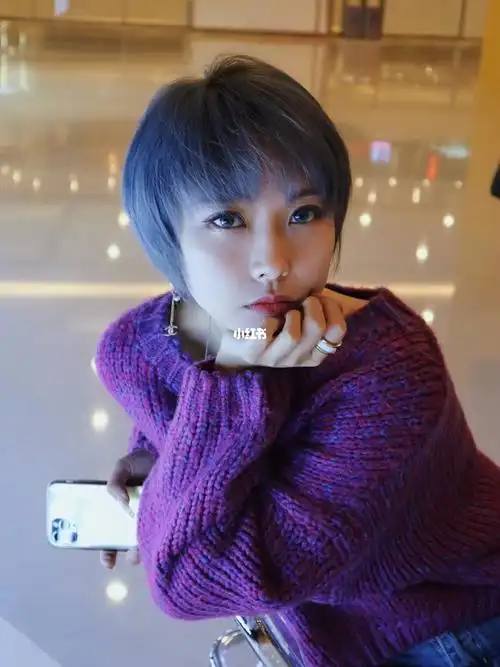 雾感蓝灰色头发_发色_蓝灰色_雾感_接头发_发型_恒隆广场怎么样_发色