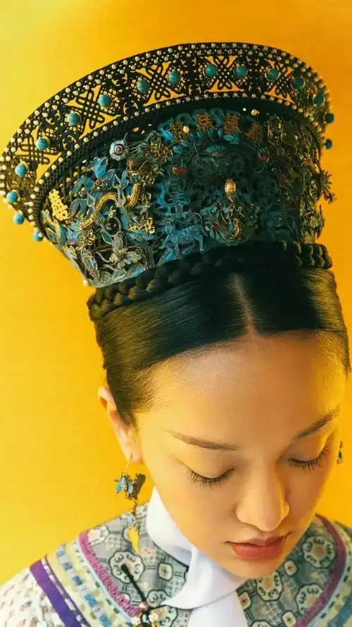细数《如懿传》2位皇后的点翠头饰,董洁凤冠华丽,周迅气场超强