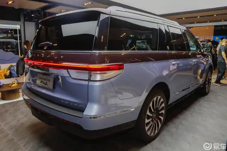 2022成都车展:实拍新款林肯领航员壹号_凤凰网汽车_凤凰网