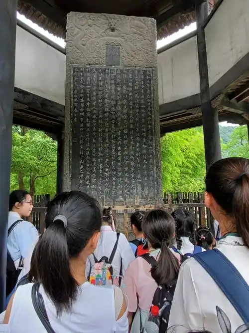 镇园之宝——祖孙碑06十八口水缸:王献之学字,整整练完十八口水缸的