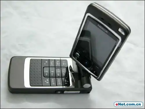 诺基亚旋转智能手机6260纯黑版全新亮相