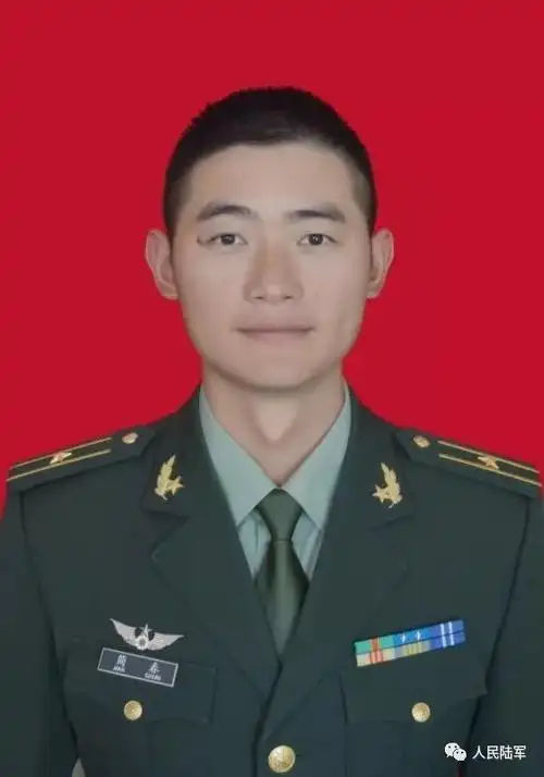 2006年9月入伍,2005年6月入党,现任陆军第77集团军某合成旅营长,少校