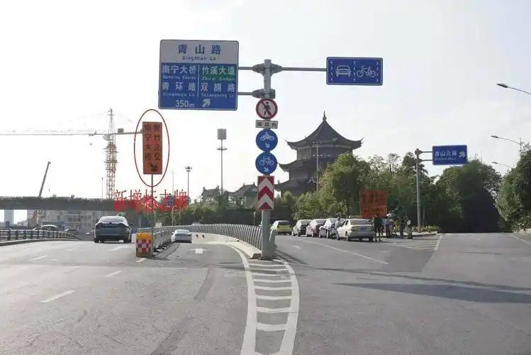 交警在这5个路口划新标线,走错会被扣分罚钱!