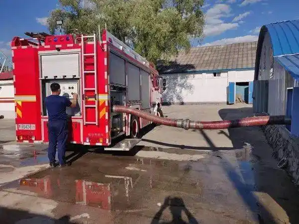 你好火焰蓝丨鹤岗支队完成墙壁式消防取水口建设任务