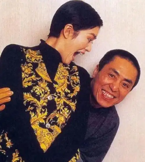 张末目睹父亲张艺谋两次移情不想母亲的悲剧在我身上重演