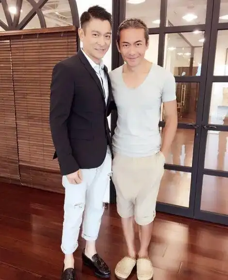 58岁江华卖保险刘德华古天乐都光顾今因疫情没工作靠老婆养